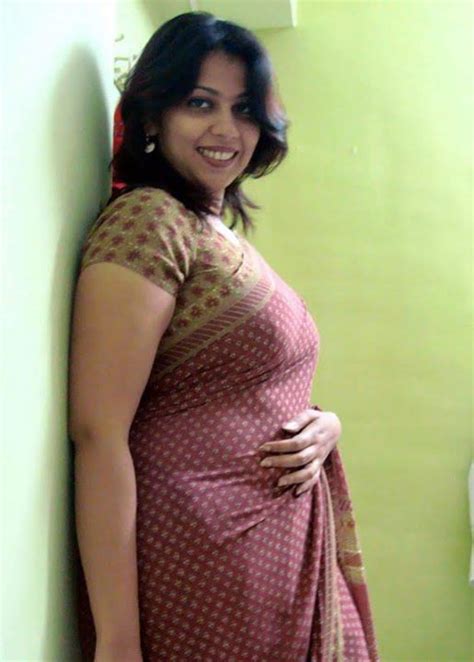 aunty hot saree|Free Desi Aunty In Saree Hot Photos